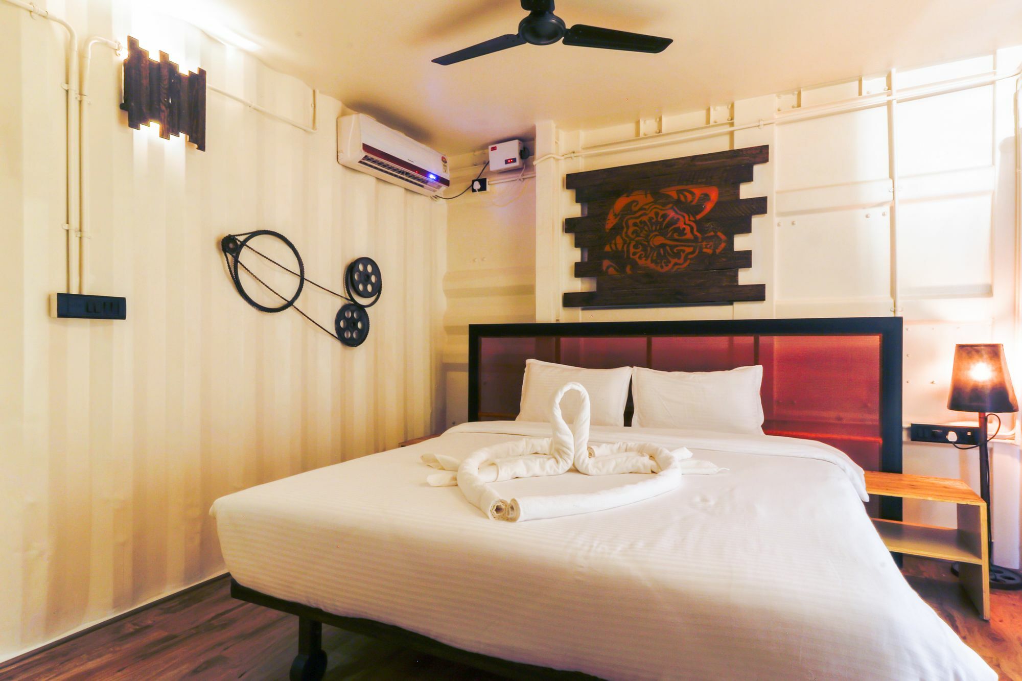 Beach Box Hotel Baga Gosavvy Collection Экстерьер фото
