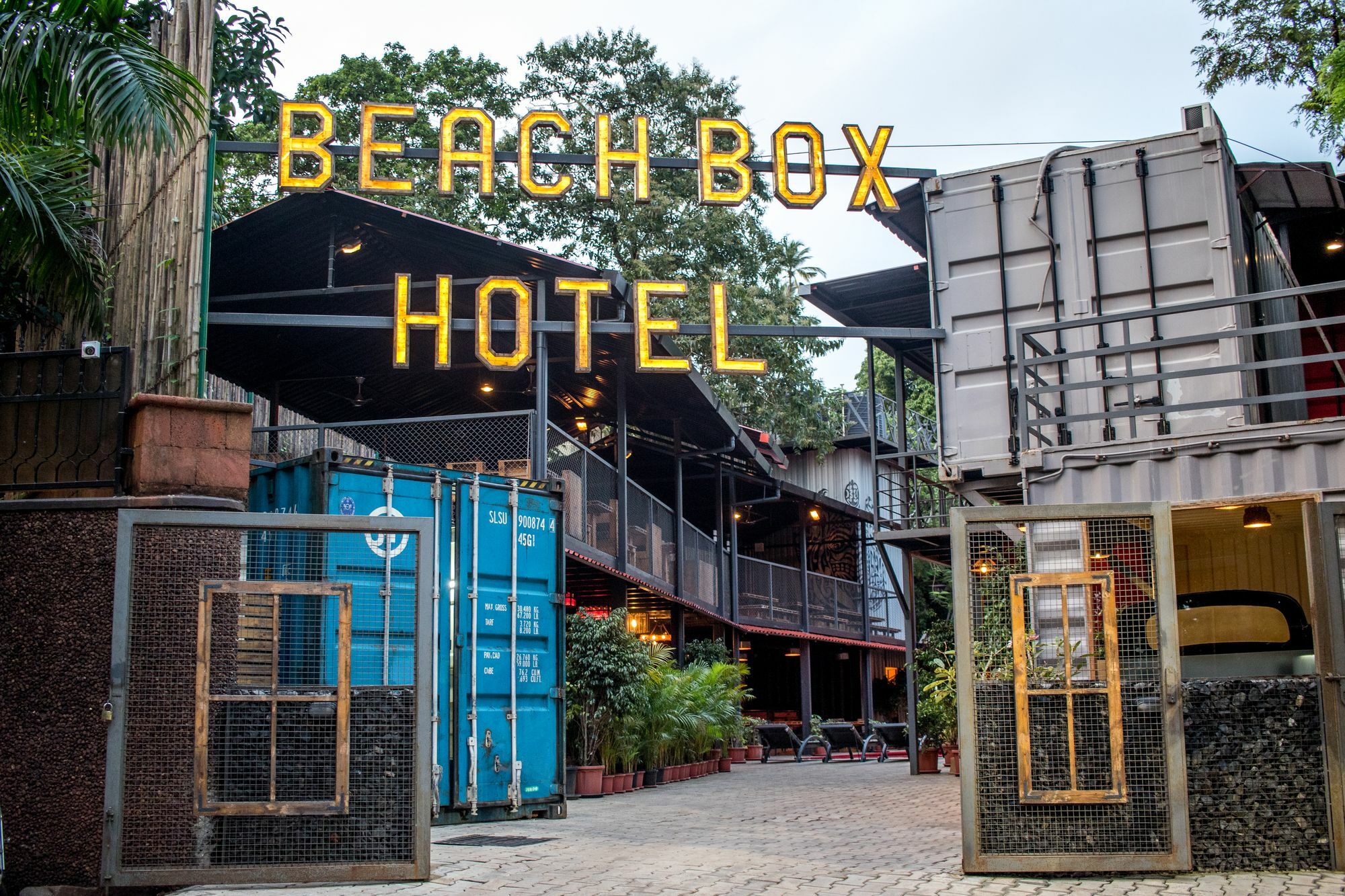 Beach Box Hotel Baga Gosavvy Collection Экстерьер фото